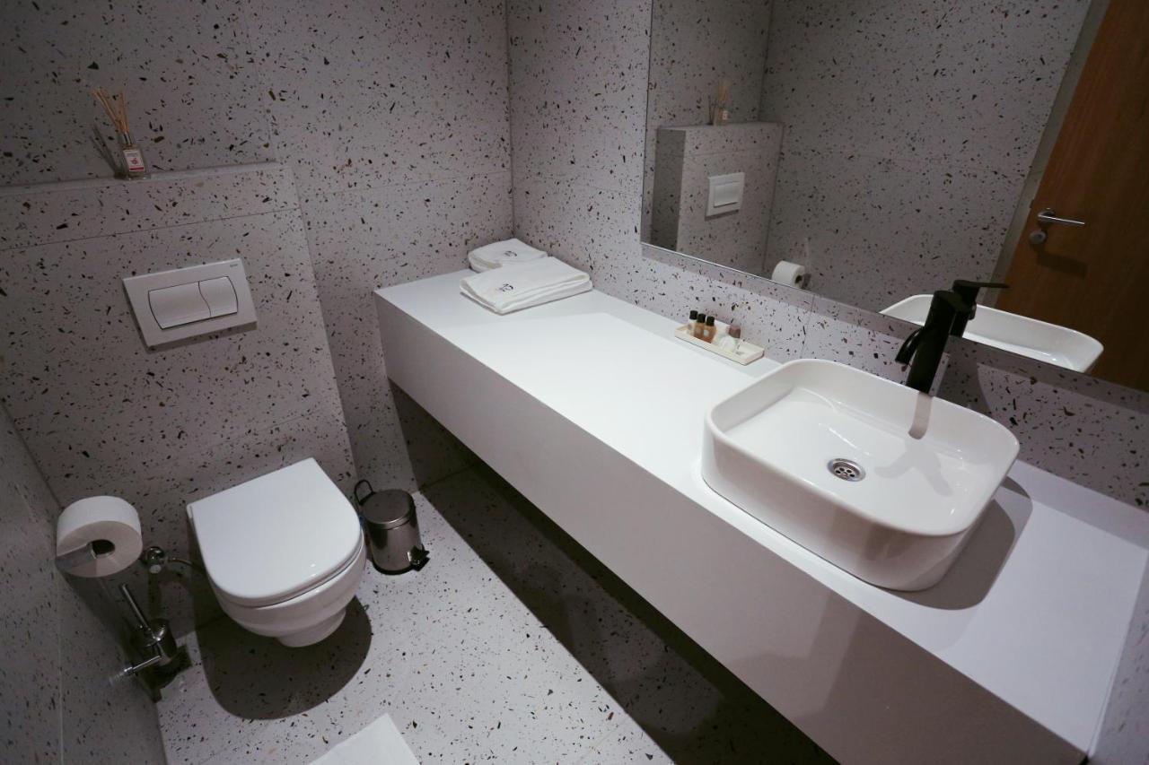 Hotel 12 Gjakova ภายนอก รูปภาพ