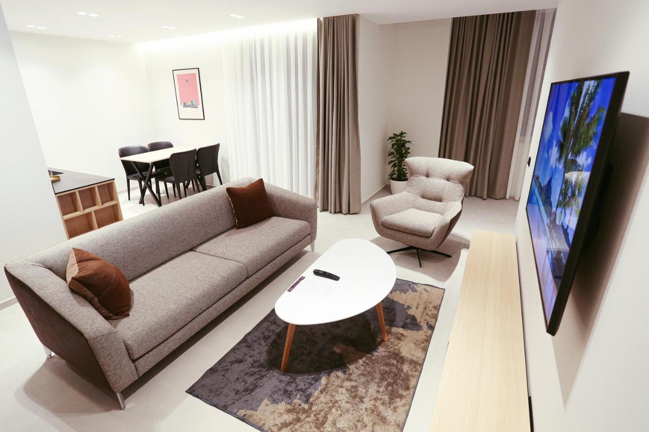 Hotel 12 Gjakova ภายนอก รูปภาพ
