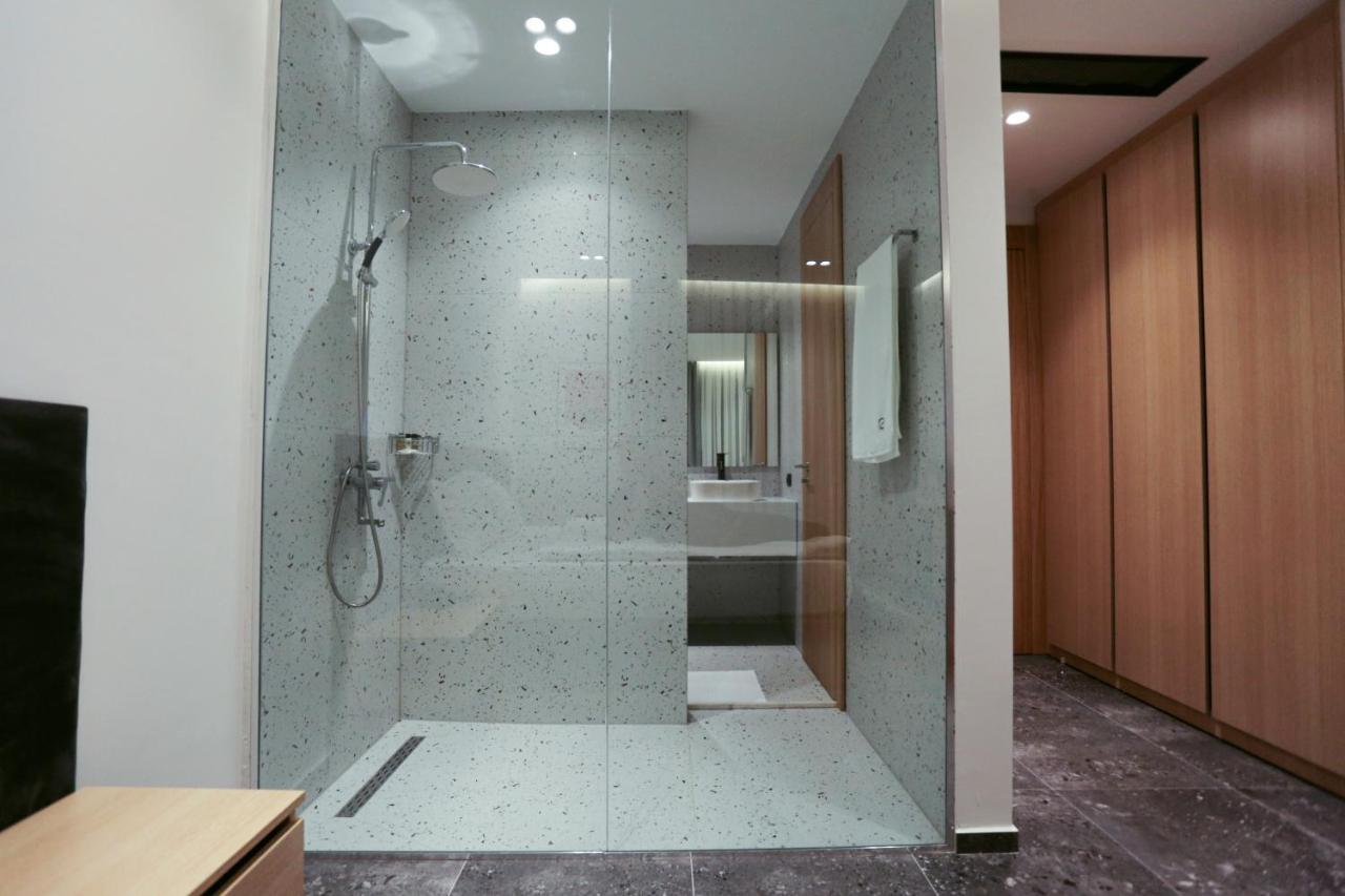Hotel 12 Gjakova ภายนอก รูปภาพ
