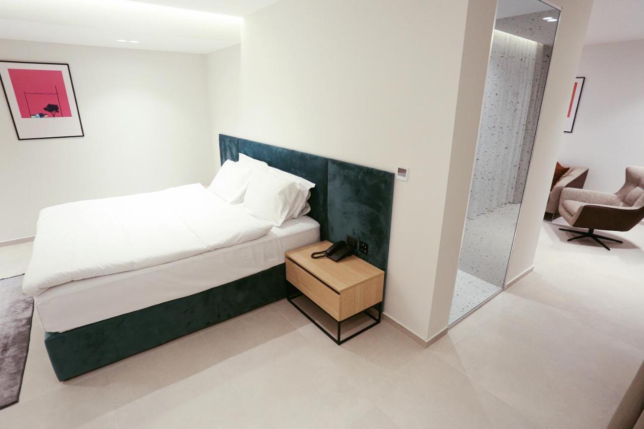 Hotel 12 Gjakova ภายนอก รูปภาพ