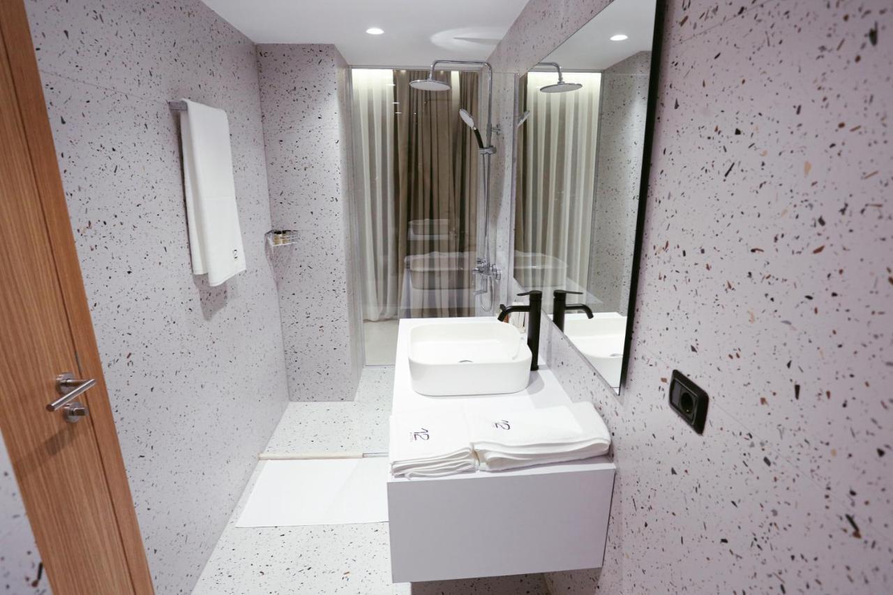 Hotel 12 Gjakova ภายนอก รูปภาพ