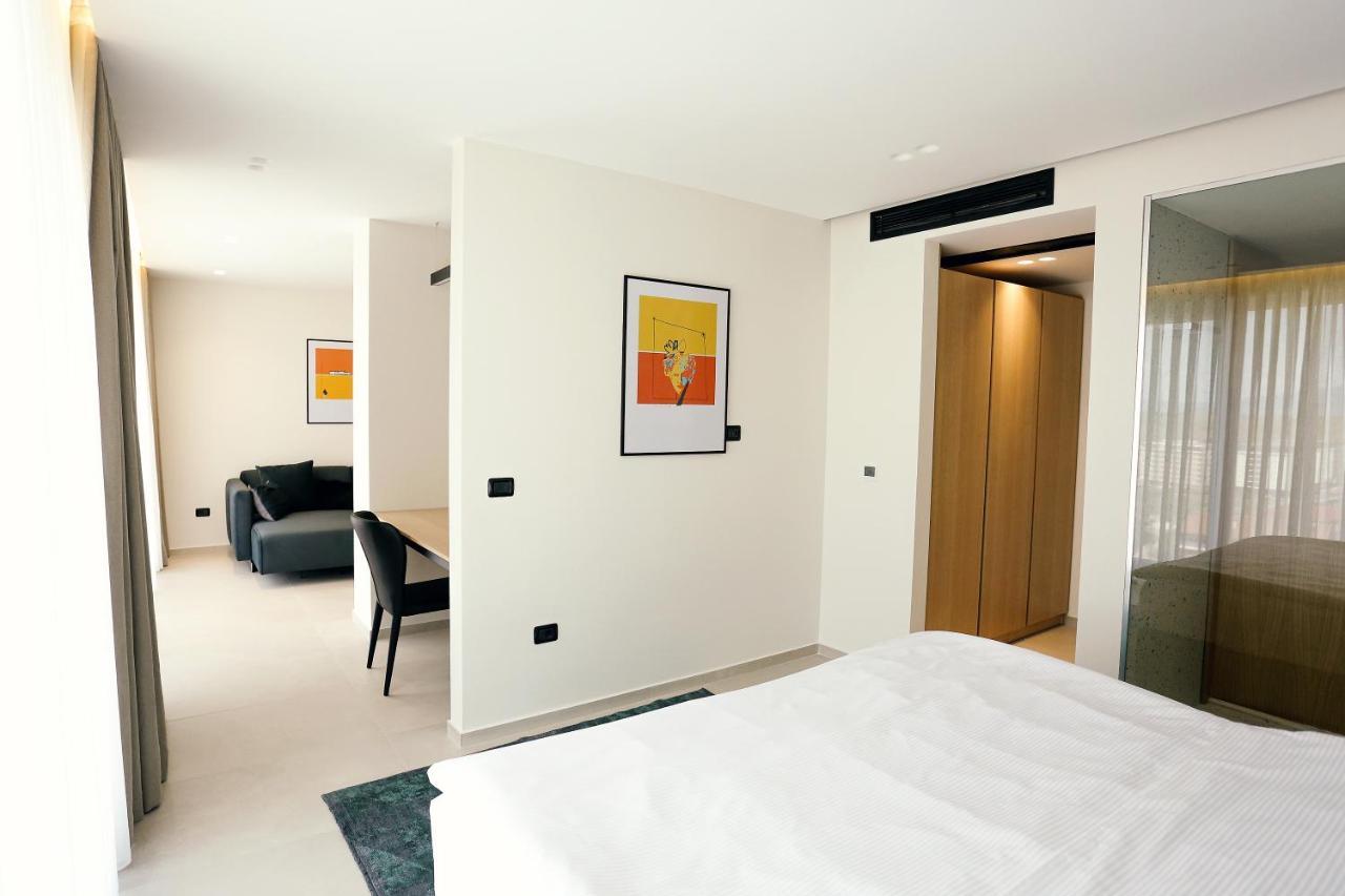 Hotel 12 Gjakova ภายนอก รูปภาพ