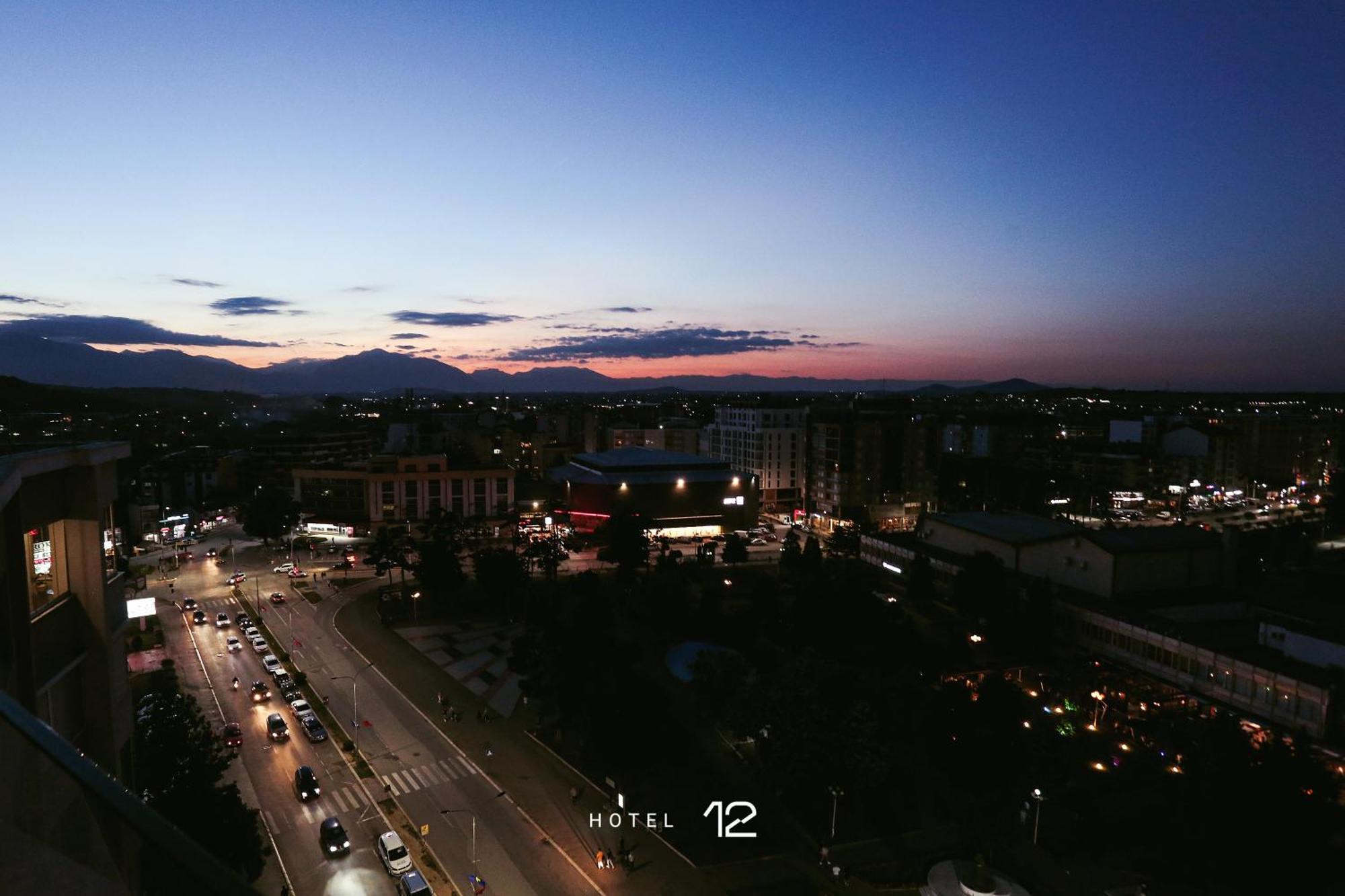 Hotel 12 Gjakova ภายนอก รูปภาพ