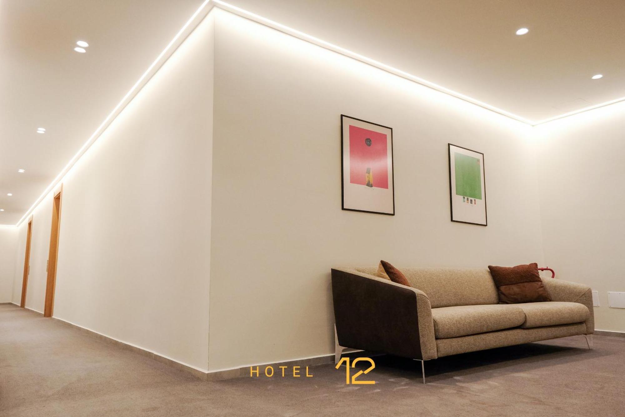 Hotel 12 Gjakova ภายนอก รูปภาพ